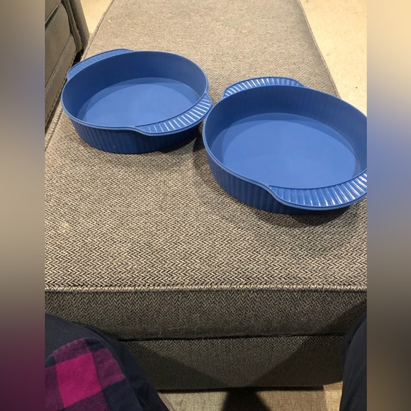 Roshco Silicone 9” Round Cake Pans (2) - Picture 7 of 7